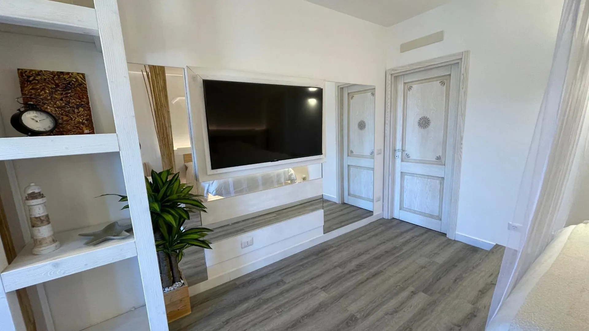 Semesterbostad Villa Carrie - Starfish Apartment Porto Pozzo